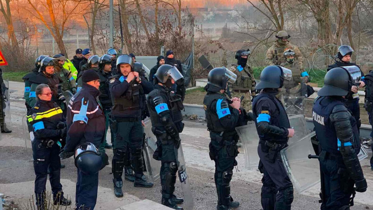 Τμήμα των δυνάμεων καταστολής FRONTEX, της Ευρωπαϊκής Ένωσης στον Έβρο