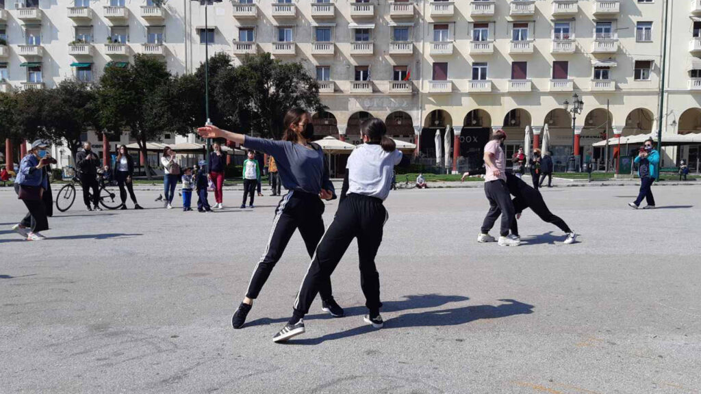#artattack: Συγκέντρωση διαμαρτυρίας καλλιτεχνών και σπουδαστές δραματικών σχολών στη Θεσσαλονίκη