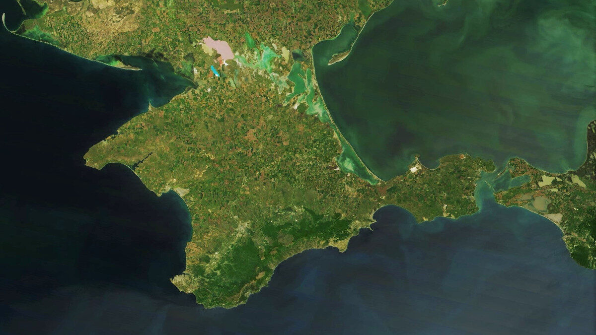 Ρωσία - Χερσόνησος της Κριμαίας - Διακρίνεται στα δεξιά ο πορθμός του Κέρτς που ενώνει Θάλασσα του Αζόφ με τη Μαύρη Θάλασσα