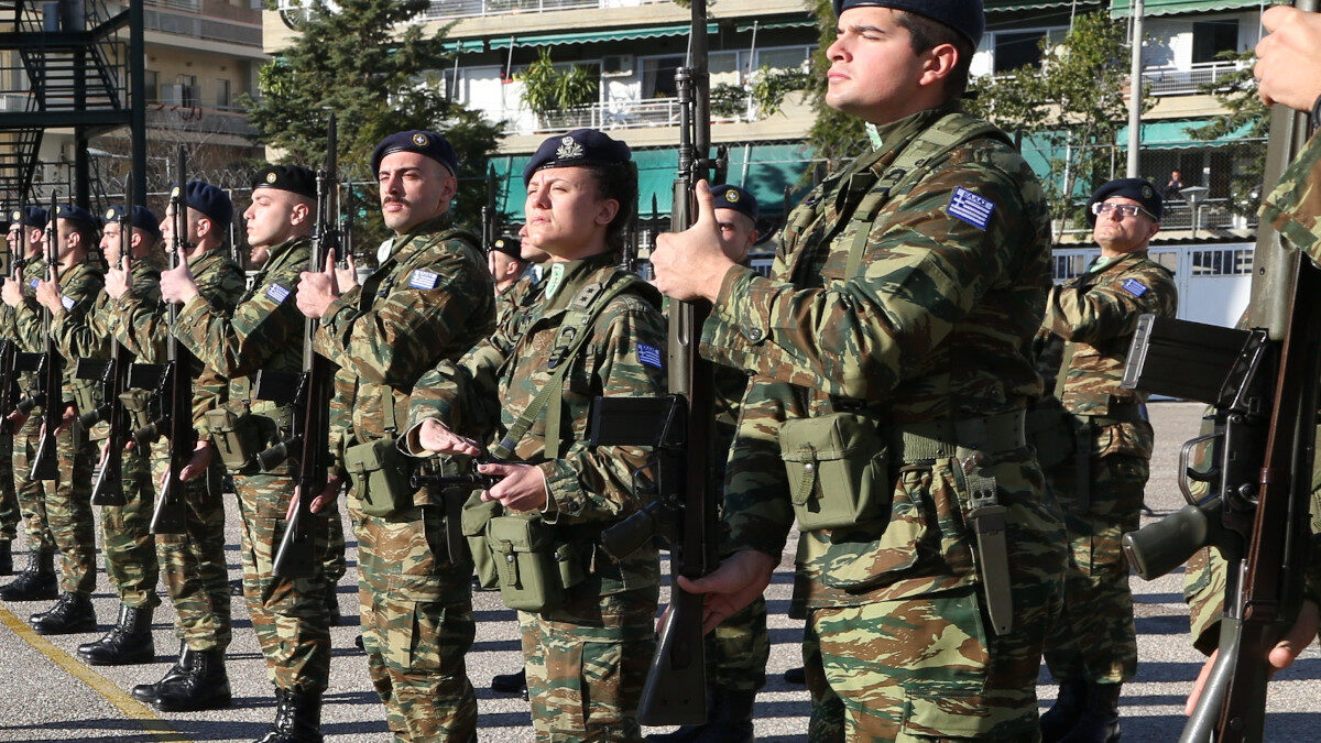 Στρατιωτικοί και φαντάροι της Ανώτατης Στρατιωτικής Διοίκησης Υποστήριξης Στρατού (ΑΣΔΥΣ), στο Γουδί, Αττική