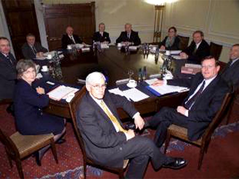 Βόρεια Ιρλανδία - συμφωνία της Μεγάλης Παρασκευής - κυβέρνηση της Ιρλανδίας, 1999