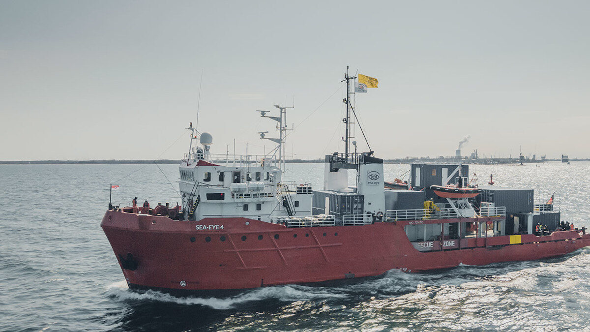 Ναυαγοσωστικό πλοίο Sea-Eye 4 - εκτελεί επιχειρήσεις έρευνας και διάσωσης στη Μεσόγειο