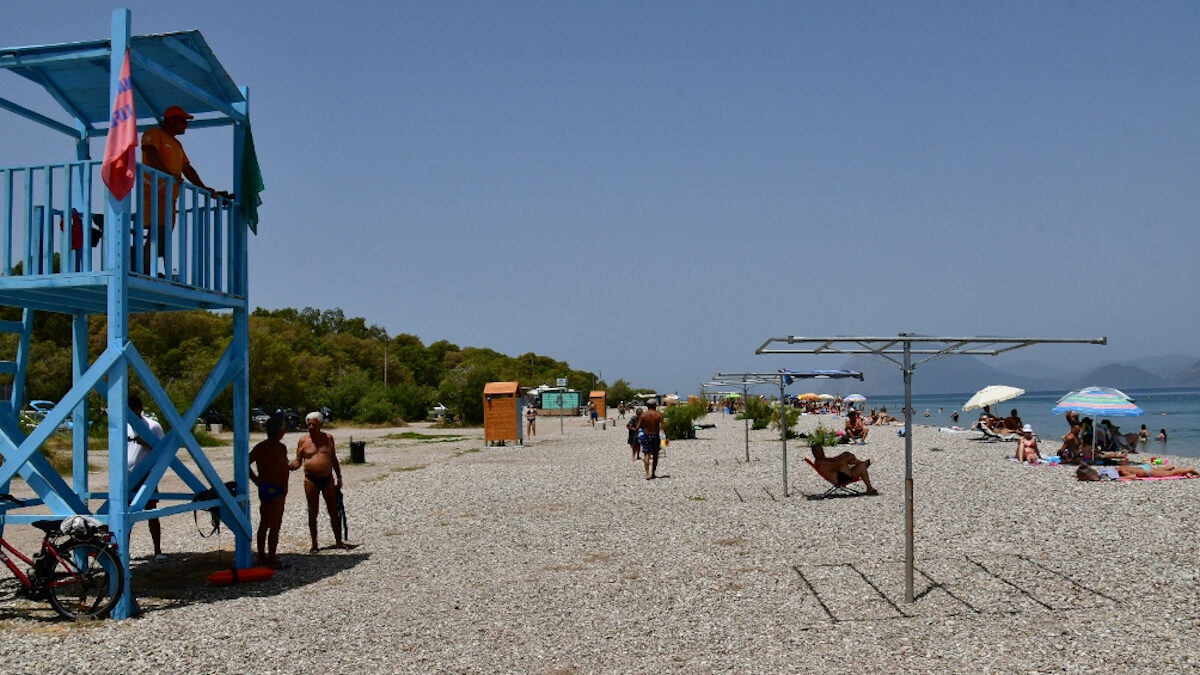 Ναυαγοσώστες σε παραλίες της Πάτρας