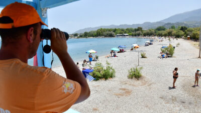 Ναυαγοσώστες σε παραλίες της Πάτρας