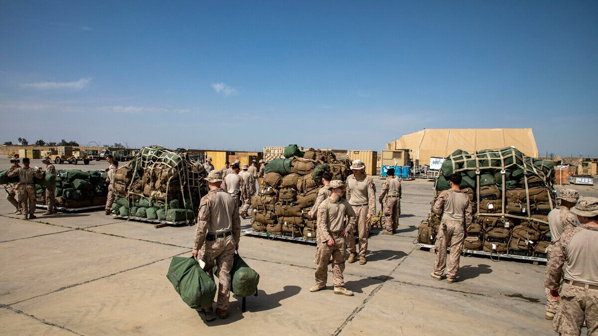 Δυνάμεις Πεζοναυτών των ΗΠΑ καθώς ετοιμάζονται να αποχωρίσουν από Βάση στο Ιράκ - 24/5/2021