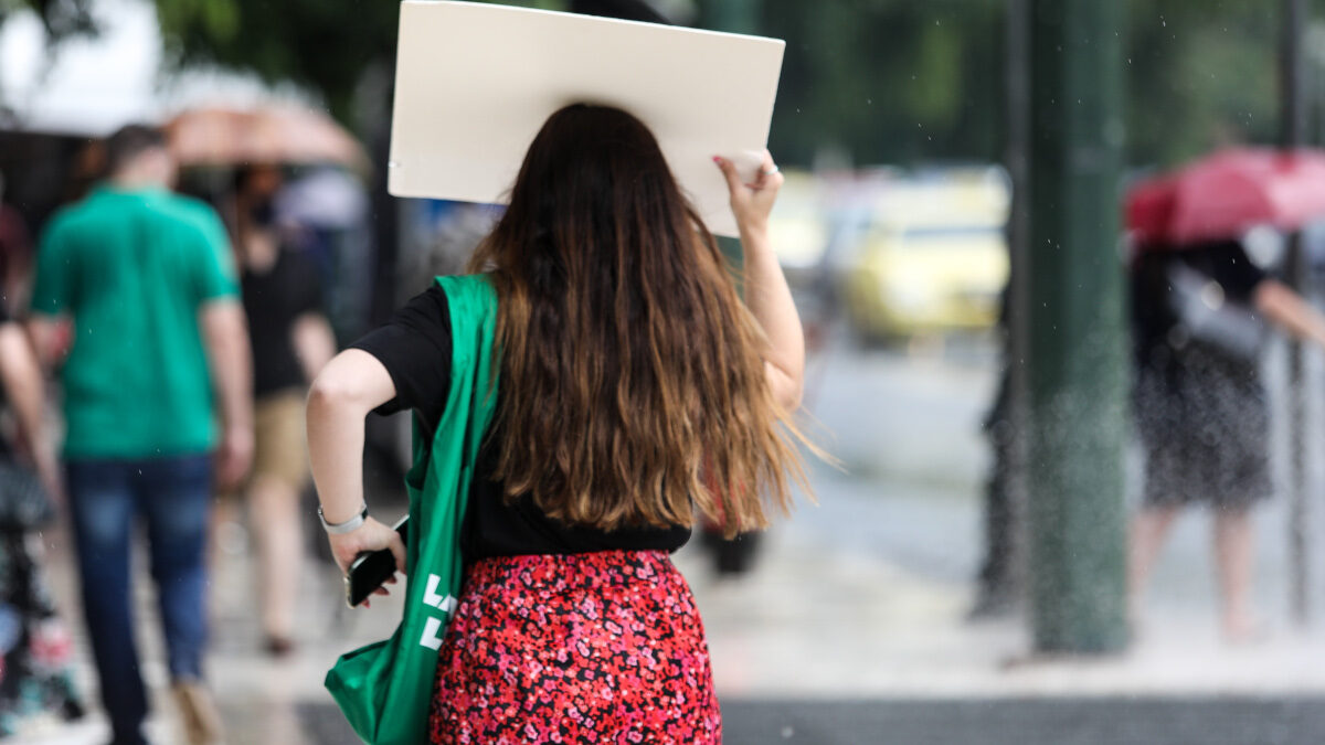 Καιρός - Καλοκαιρινή μπόρα στην Αθήνα - Ιούνιος 2021