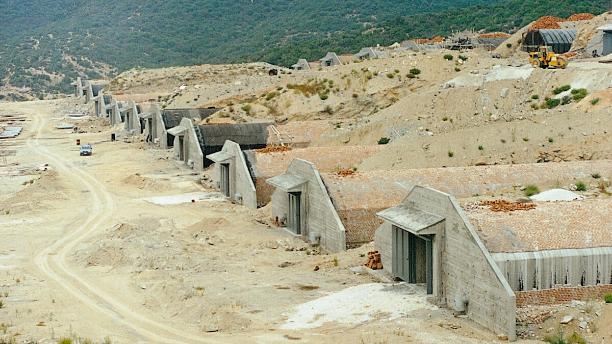 Ανέγερση εγκαταστάσεων αποθήκευσης πυρομαχικών των Ενόπλων Δυνάμεων στο Κιλκίς - 1993