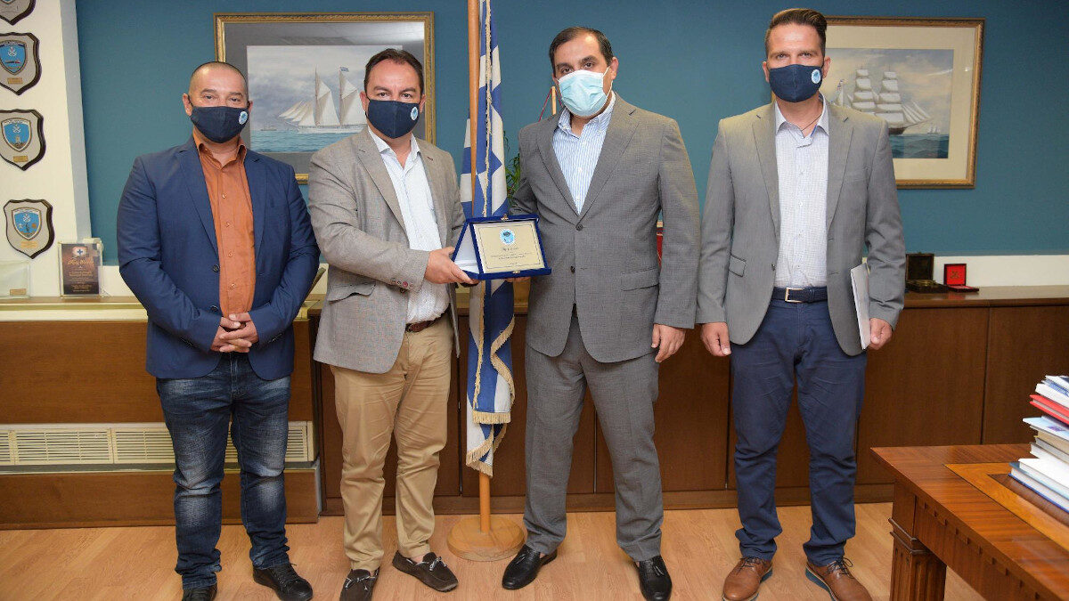 Συνάντηση της Ένωσης Προσωπικού Λιμενικού Σώματος (ΕΠΛΣ) Φθιώτιδας (Μέλος της ΠΟΛ) με τον Υφυπουργό Ναυτιλίας και Νησιωτικής Πολιτικής κ. Κατσαφάδο Κωνσταντίνο - Ιούλιος 2021