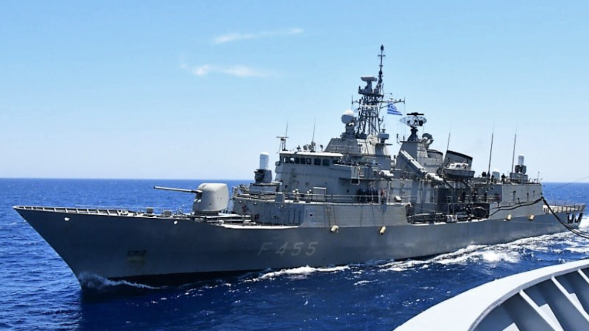 Πολεμικό Ναυτικό - Εν πλω ανεφοδιασμός Φρεγάτας Σαλαμίς (F455) Μάης 2021