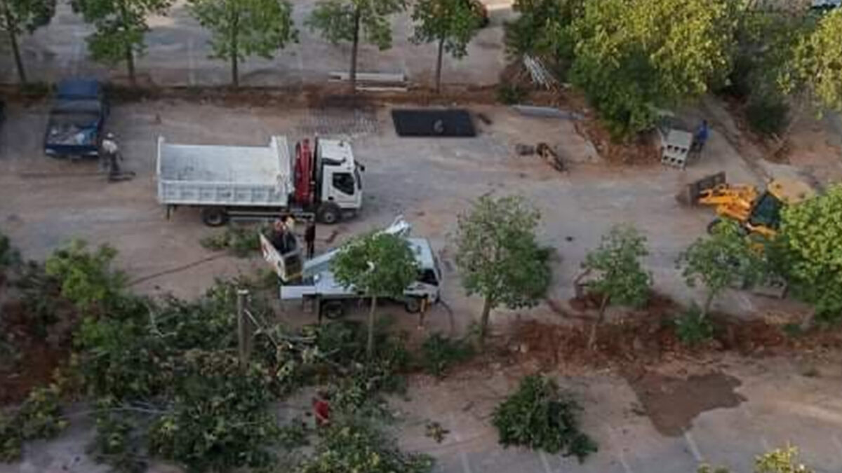 Περιβάλλον - Καταστροφή του πάρκου στην οδό Ιακωβάτων, Κάτω Πατησίων από τη δημοτική αρχή Αθηναίων