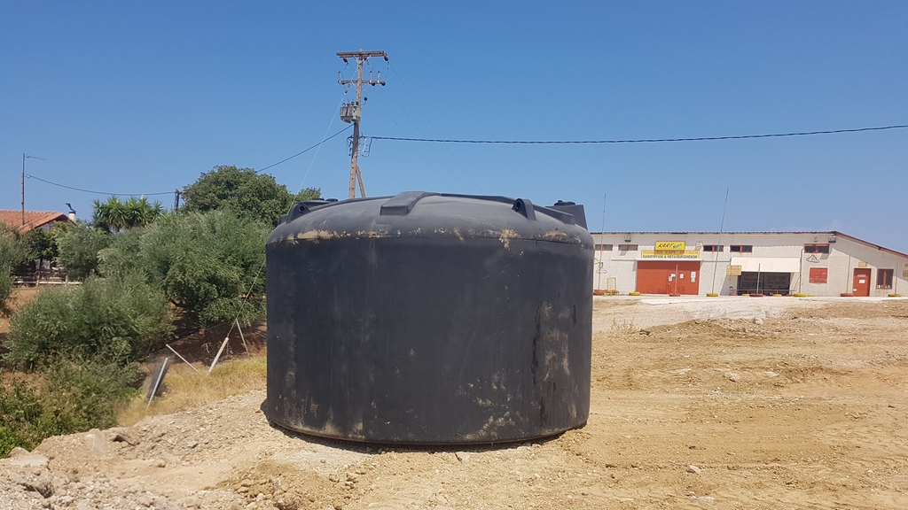 Η Πολιτική Προστασία του Δήμου Πατρέων τοποθέτησε δύο δεξαμενές πυρόσβεσης