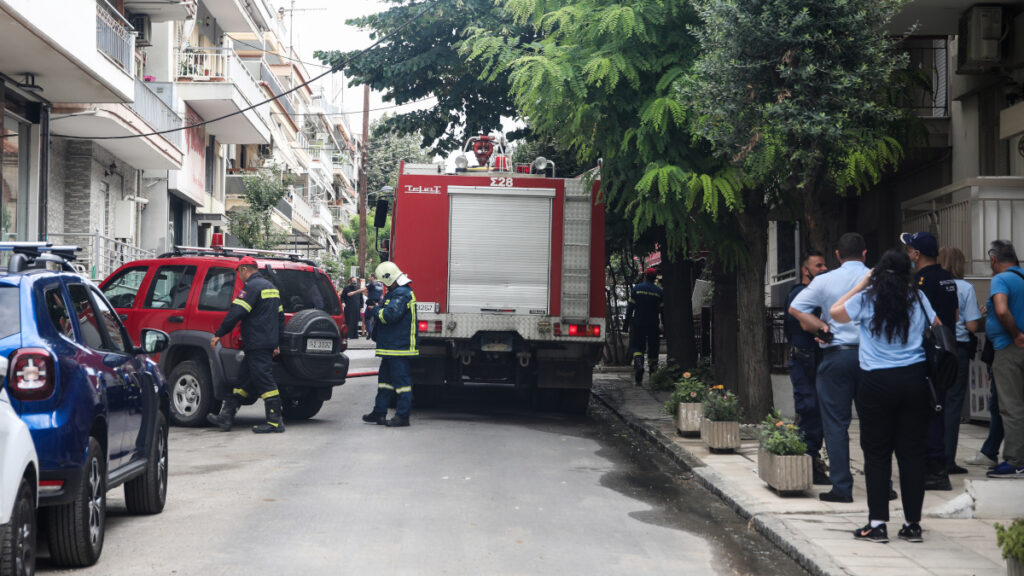 Ηλικιωμένος έβαλε φωτιά στο σπίτι του στη Θεσσαλονίκη κι αυτοκτόνησε 5/7/21