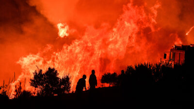 Πυροσβέστης - Πυρκαγιά στην περιοχή Κορυφή του δήμου Πύργου, στην Ηλεία