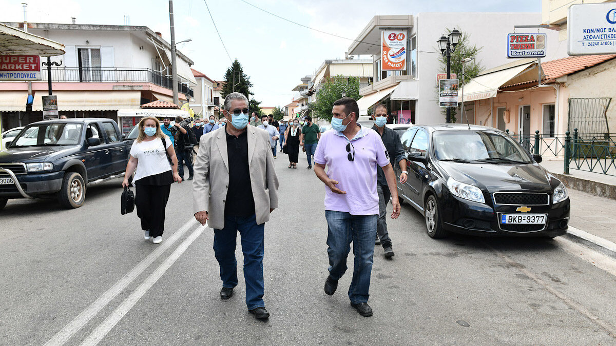 Περιοδεία του Δημήτρη Κουτσούμπα στην Ηλεία - Στο χωριό Λάλας το κλιμάκιο