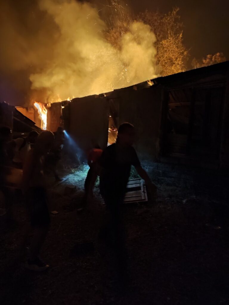 Πυρκαγιά στα Βίλια, Αττικής - Εθελοντές φίλοι και μέλη του ΚΚΕ - 18-19/8/2021