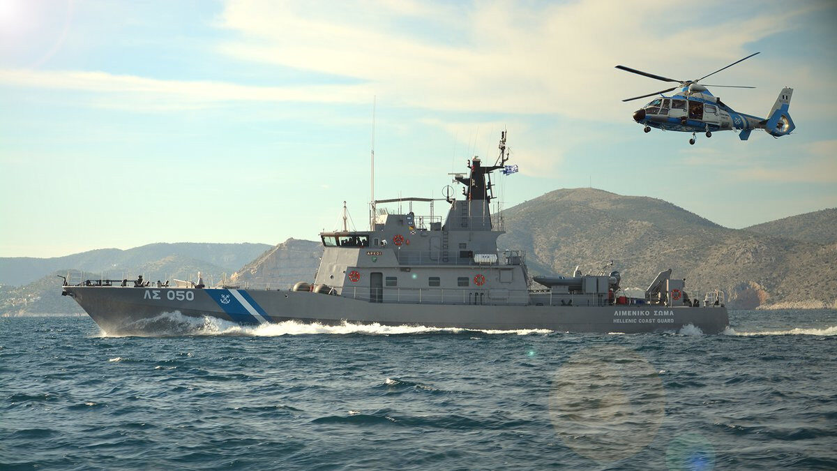 Πλωτό Ανοιχτής Θαλάσσης ΛΣ 050 και ελικόπτερο του Λιμενικού Σώματος - Ελληνικής Ακτοφυλακής