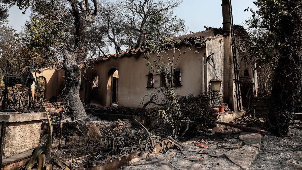 Πυρκαγιά στην Βαρυμπόπη, επόμενη ημέρα, Τετάρτη 4 Αυγούστου 2021