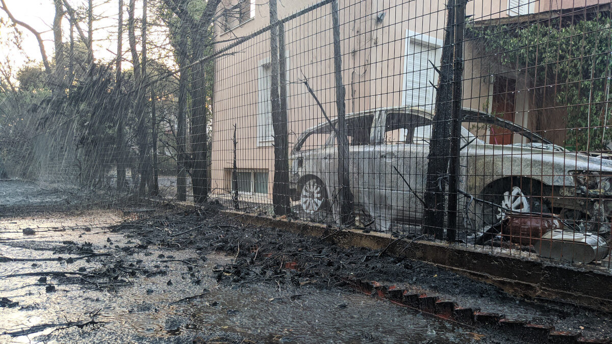 Πυρκαγιά στην Βαρυμπόμπη - Πυροσβεστική