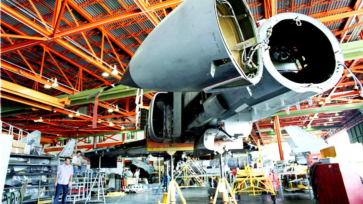 Ελληνική Αεροπορική Βιομηχανία (ΕΑΒ) - 2000