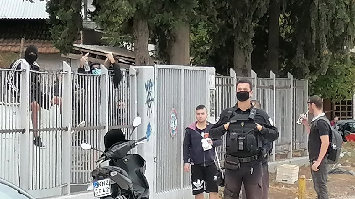 ΕΠΑΛ Σταυρούπολης: Φασίστες εισέρχονται στο προαύλιο ανενόχλητοι από την Αστυνομία