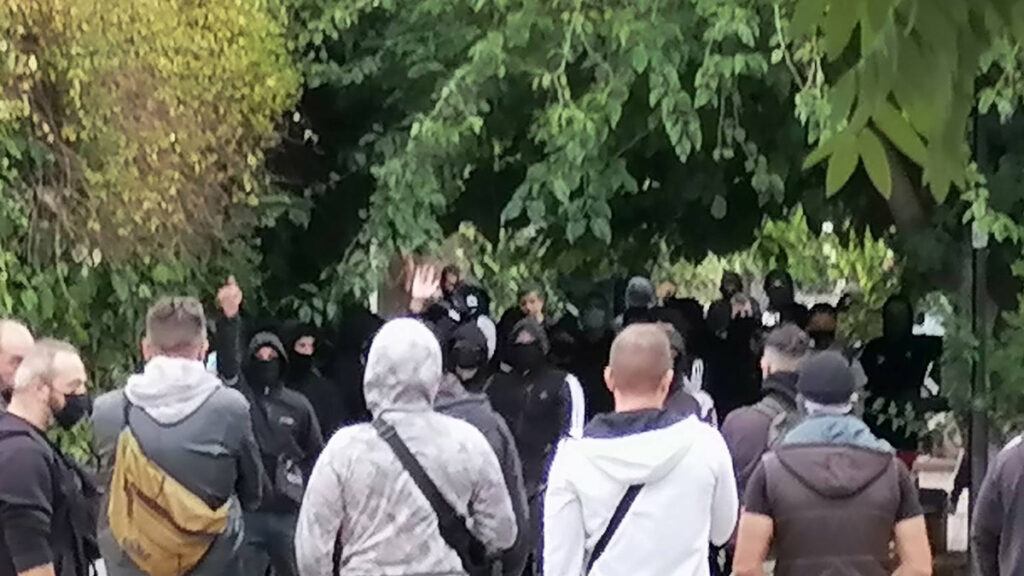 Νέα επίθεση φασιστοειδών έξω από σχολείο στη Σταυρούπολη