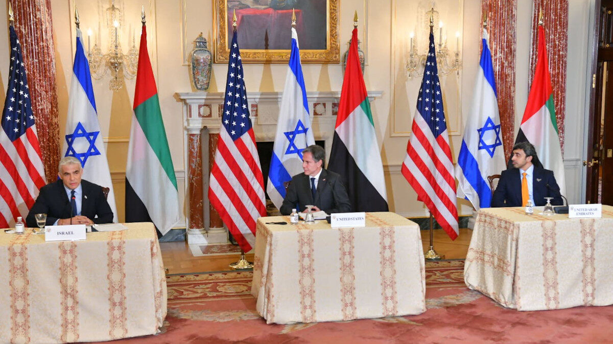 Ο Ισραηλινός ΥΠΕΞ, Γ. Λαπίντ, σε συνέντευξη Τύπου μετά τη συνάντηση με τους ομολόγους του από ΗΠΑ, Αντ. Μπλίνκεν, και Ηνωμένα Αραβικά Εμιράτα, σεΐχη Αμπντουλάχ μπιν Ζαγιέντ αλ Ναχγιάν