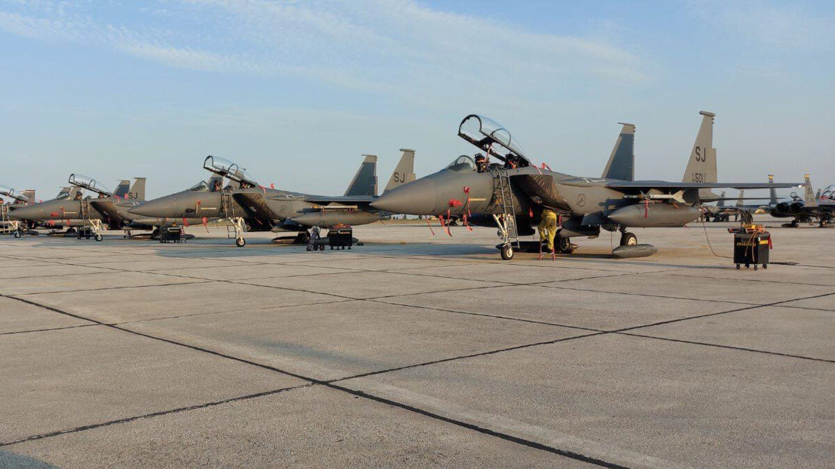 Αμερικανικά μαχητικά F-15 στην 110 Πμ στη Λάρισα