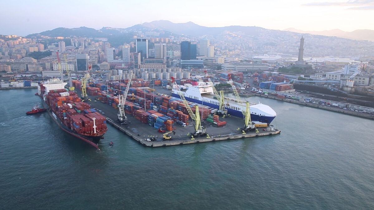 Εμπορικό λιμάνι Γένοβας, Ιταλία