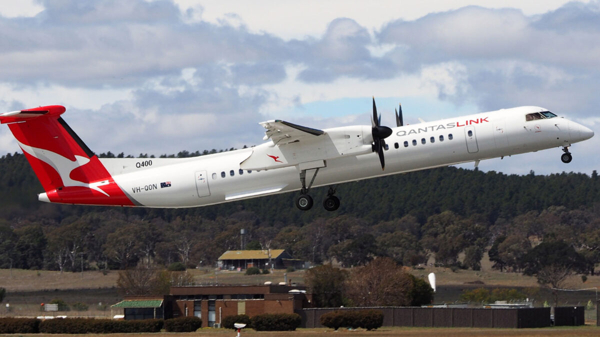 Επιβατικό αεροπλάνο των Αυστραλιανών Αερογραμμών QANTAS AIRWAYS
