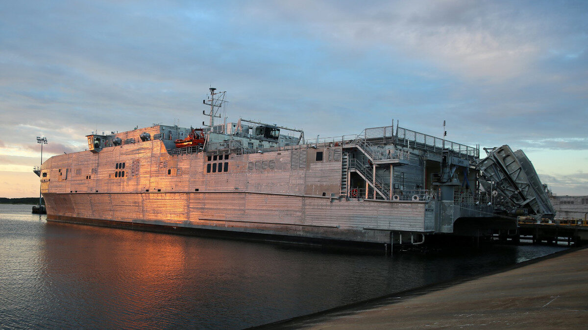 Το USNS YUMA μεταγωγικό του Αμερικανικού Ναυτικού