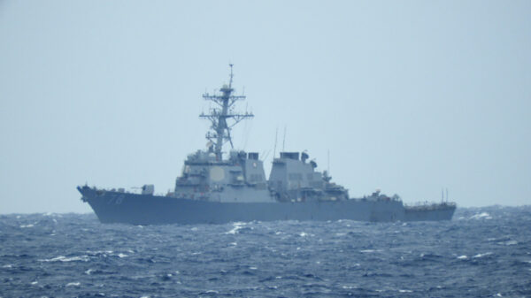 Μαύρη θάλασσα: Αυξημένη αεροπορική δράση με την παρουσία των USS Mount Whitney, USS Porter