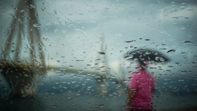 Βροχή στη Γέφυρα του Ρίου - Ομπρέλα - Πάτρα - καιρός