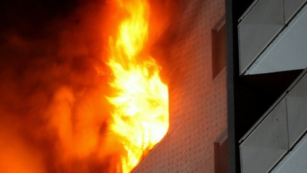 Πυρκαγιά σε κτήριο στην Αλβανία