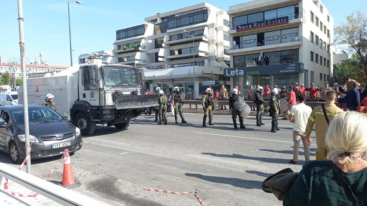 Με ΜΑΤ και την αύρα απάντησε η κυβέρνηση στα αιτήματα των εποχικών πυροσβεστών