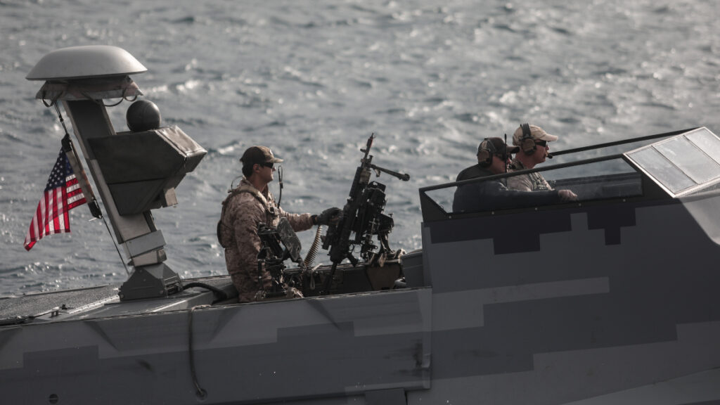 Μεγάλο Πεύκο - ΗΠΑ - Πάιατ - Πρέσβης - Οι Ειδικές Δυνάμεις ασκούνται σε ανακατάληψη εργασιακών χώρων απέναντι στο «εχθρό»