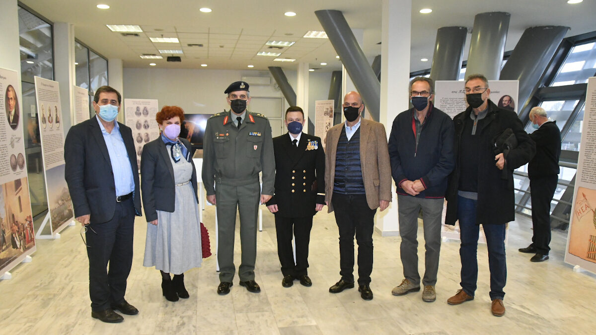 Ο Δήμαρχος Πατρέων, Κ. Πελετίδης στην έκθεση του Πολεμικού Μουσείου Μπενάκη για τη δράση "Το μουσείο πάει σχολείο"