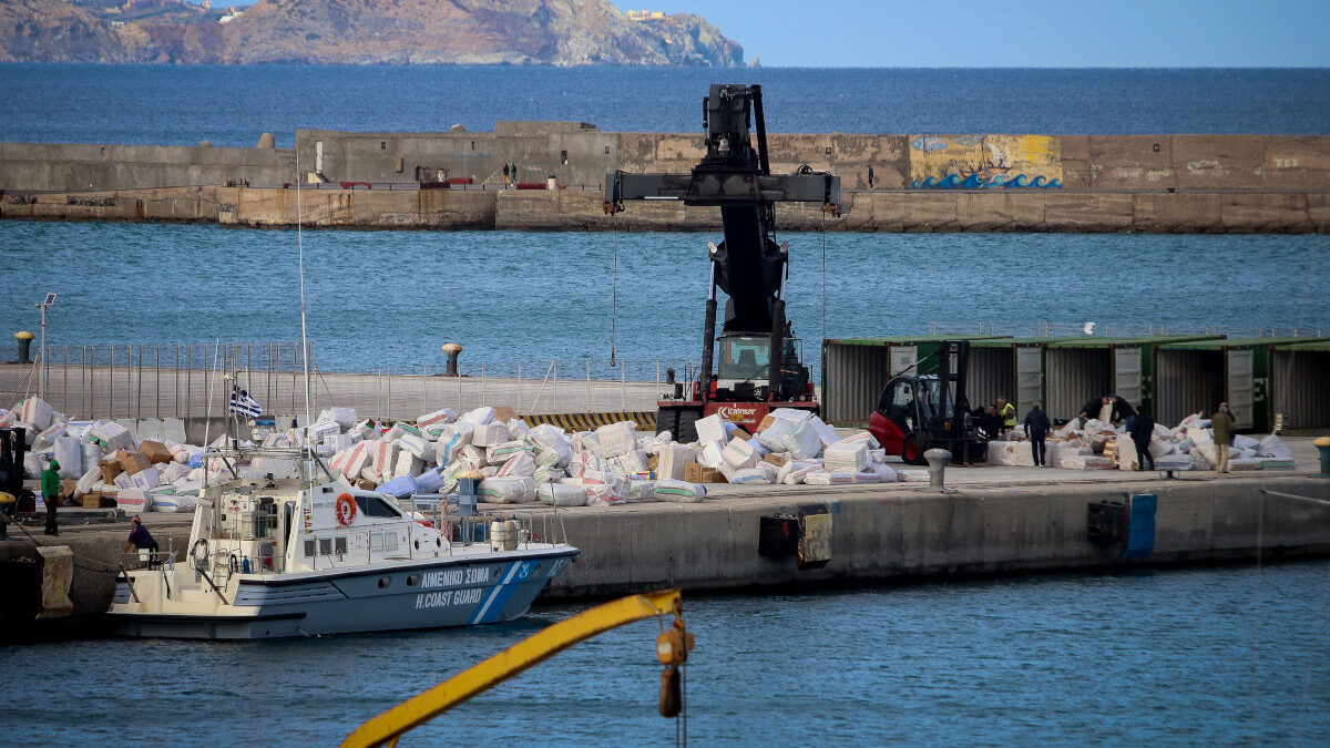 Πλωτό του Λιμενικού στο λιμάνι του Ηρακλείου στην Κρήτη - 2017