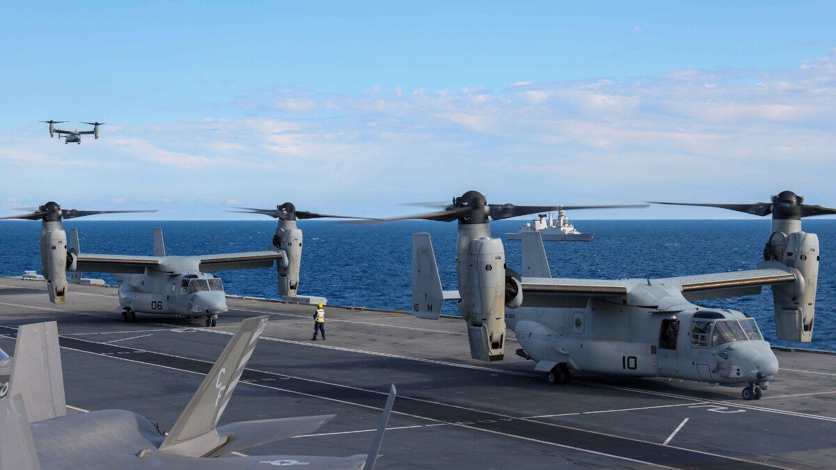 Προσνήωση Boeing MV-22 "Osprey" στο αεροπλανοφόρο του βρετανικού Πολεμικού Ναυτικού, HMS "Queen Elizabeth"