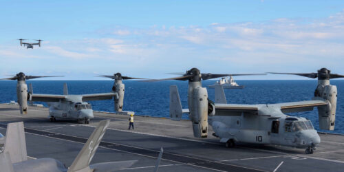 Προσνήωση Boeing MV-22 "Osprey" στο αεροπλανοφόρο του βρετανικού Πολεμικού Ναυτικού, HMS "Queen Elizabeth"