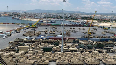 Τεθωρακισμένα και άλλο στρατιωτικό υλικό των ΗΠΑ στο Λιμάνι της Αλεξανδρούπολης