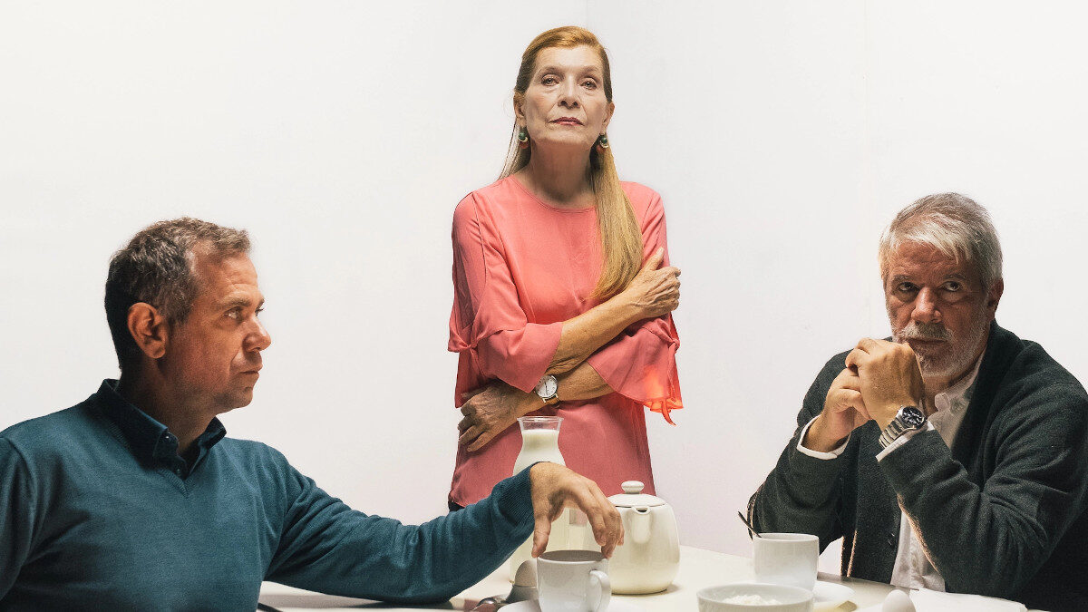 Θέατρο «Αργώ»: «Υποχώρηση από τη Μόσχα» του Γουίλιαμ Νίκολσον σε σκηνοθεσία Αλέξανδρου Κοέν / Αιμιλία Υψηλάντη, Φίλιππος Σοφιανός, Θύμιος Κούκιος