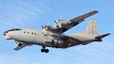 Μεταγωγικό αεροσκάφος Αντώνοφ AN-12 της Πολεμικής Αεροπορίας της Ρωσίας