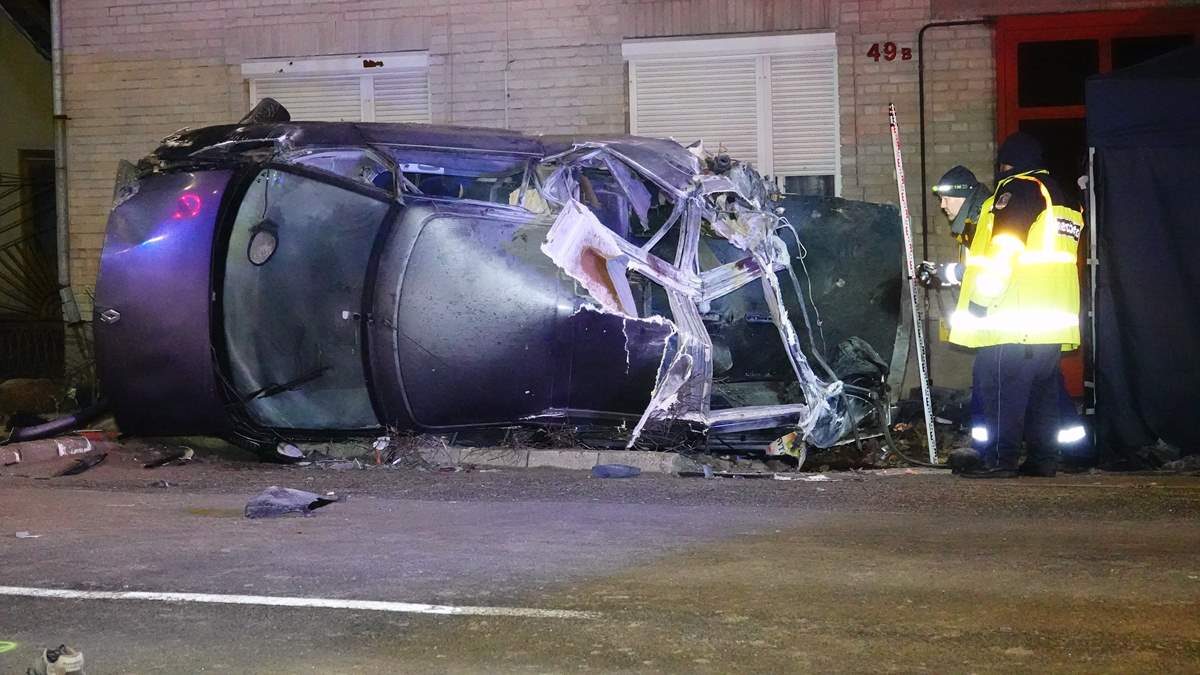 Μετανάστες - Επτά άνθρωποι σκοτώθηκαν και άλλοι τέσσερις τραυματίστηκαν σε τροχαίο δυστύχημα στην Ουγγαρία - 14/12/2021