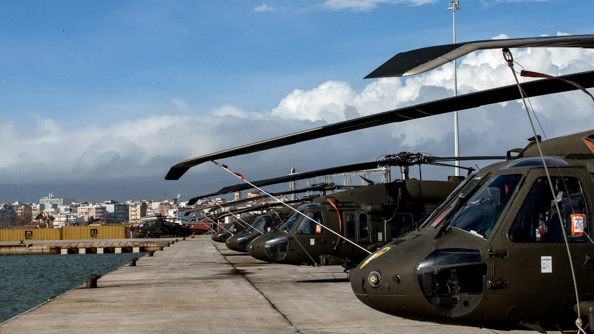 Αλεξανδρούπολη 2021 - Τμήματα των Ενόπλων Δυνάμεων των ΗΠΑ μετά την απόβασή τους στο λιμάνι με προορισμό την περικύκλωση της Ρωσίας