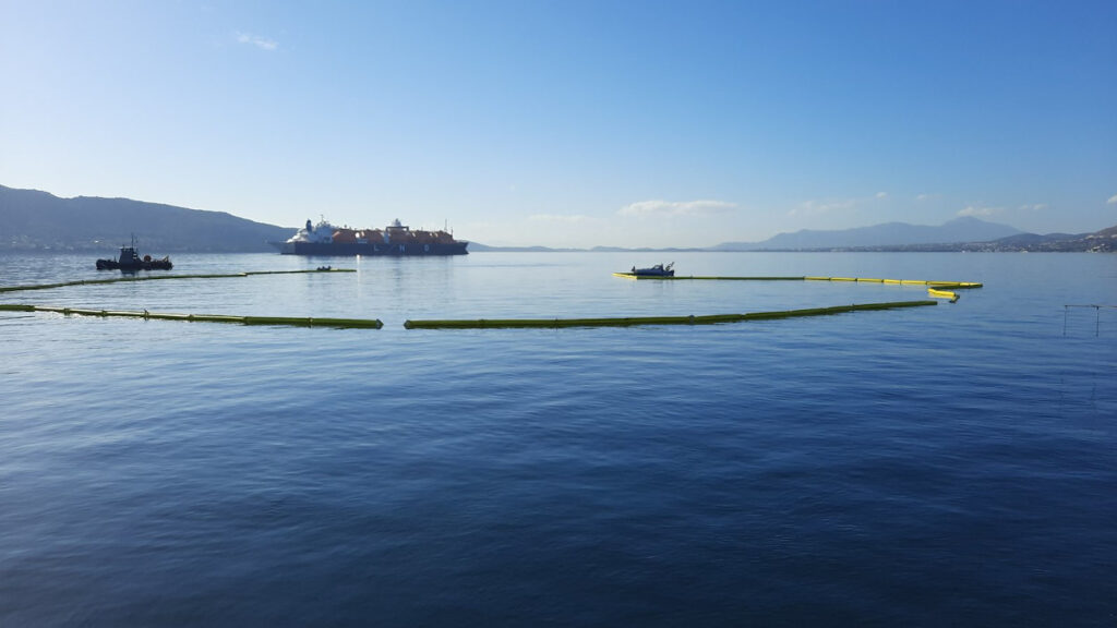 Άσκηση αντιμετώπισης περιστατικού θαλάσσιας ρύπανσης με την ονομασία «ΙΠΠΟΚΑΜΠΟΣ IV 2021» στον Κόλπο της Ελευσίνας από το Λιμενικό Σώμα