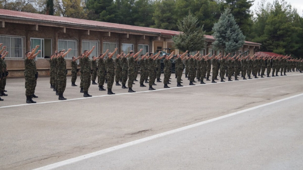 Πραγματοποιήθηκαν, στο Κέντρο Εκπαίδευσης Τεθωρακισμένων (ΚΕΤΘ) στον Αυλώνα Αττικής, οι τελετές ορκωμοσίας των νεοκαταταγέντων Επαγγελματιών Οπλιτών (ΕΠ.ΟΠ) του Στρατού Ξηράς και του Κοινού Νομικού Σώματος. Σάββατο 9 Οκτωβρίου 2021