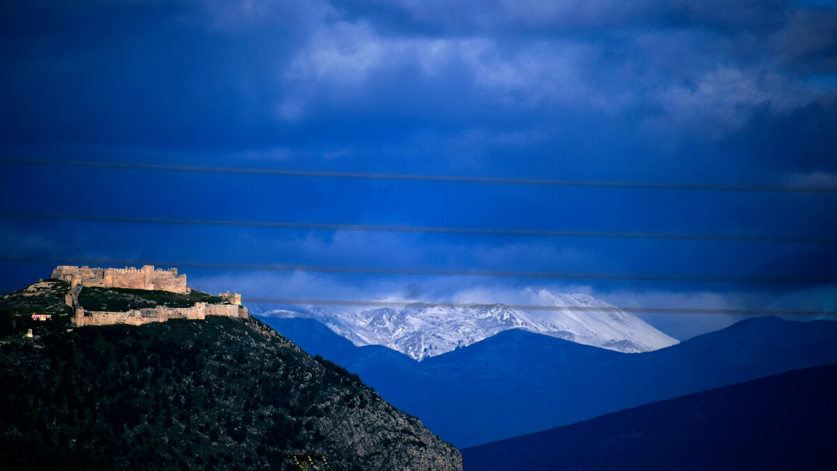 Καιρός - σύννεφα - χειμώνας - Κάστρο του Άργους - Πρώτα χιόνια στη Ζήρεια - Πελοπόννησος / Δεκέμβρης 2021
