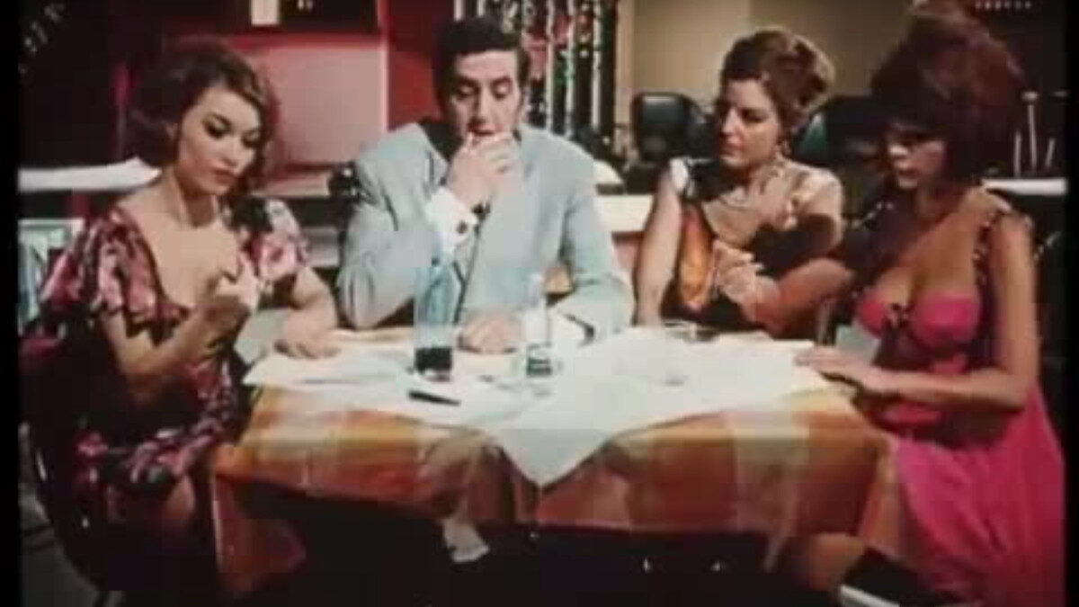 «καλώς τα ναυτάκια τα ζουμπουρλούδικα»