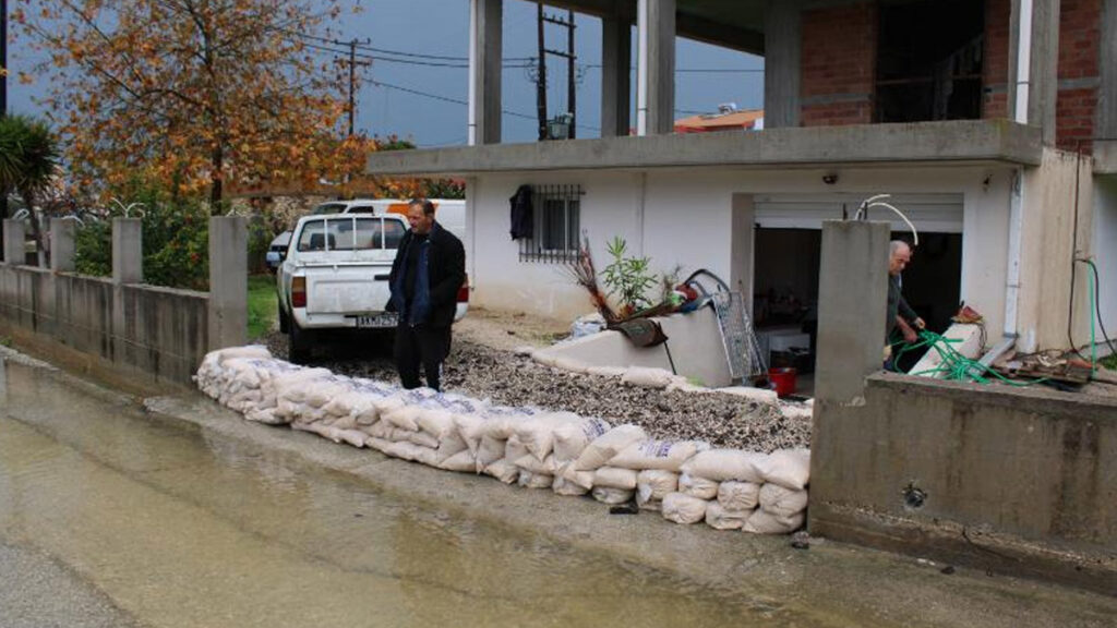 Περιοδεία κκε για τις πλημμύρες στη δυτική αχαΐα