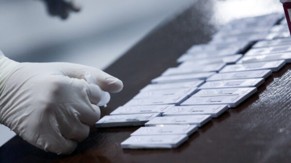 Κορονοϊός: 8.283 νέα κρούσματα - 10 νέοι θάνατοι - 98 οι διασωληνωμένοι